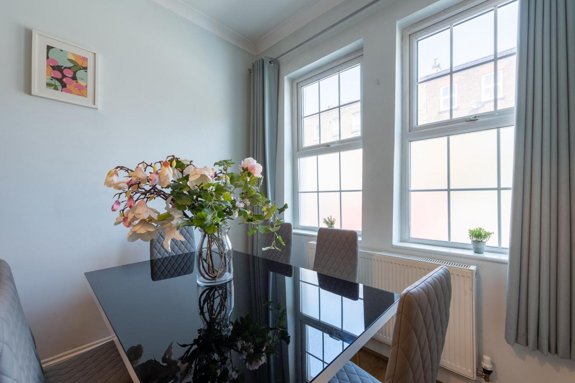 Spacious Comfy 2Br Flat Londres Extérieur photo
